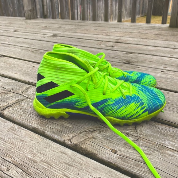 Indoor/Turf soccer shoes - Picture 2 of 3